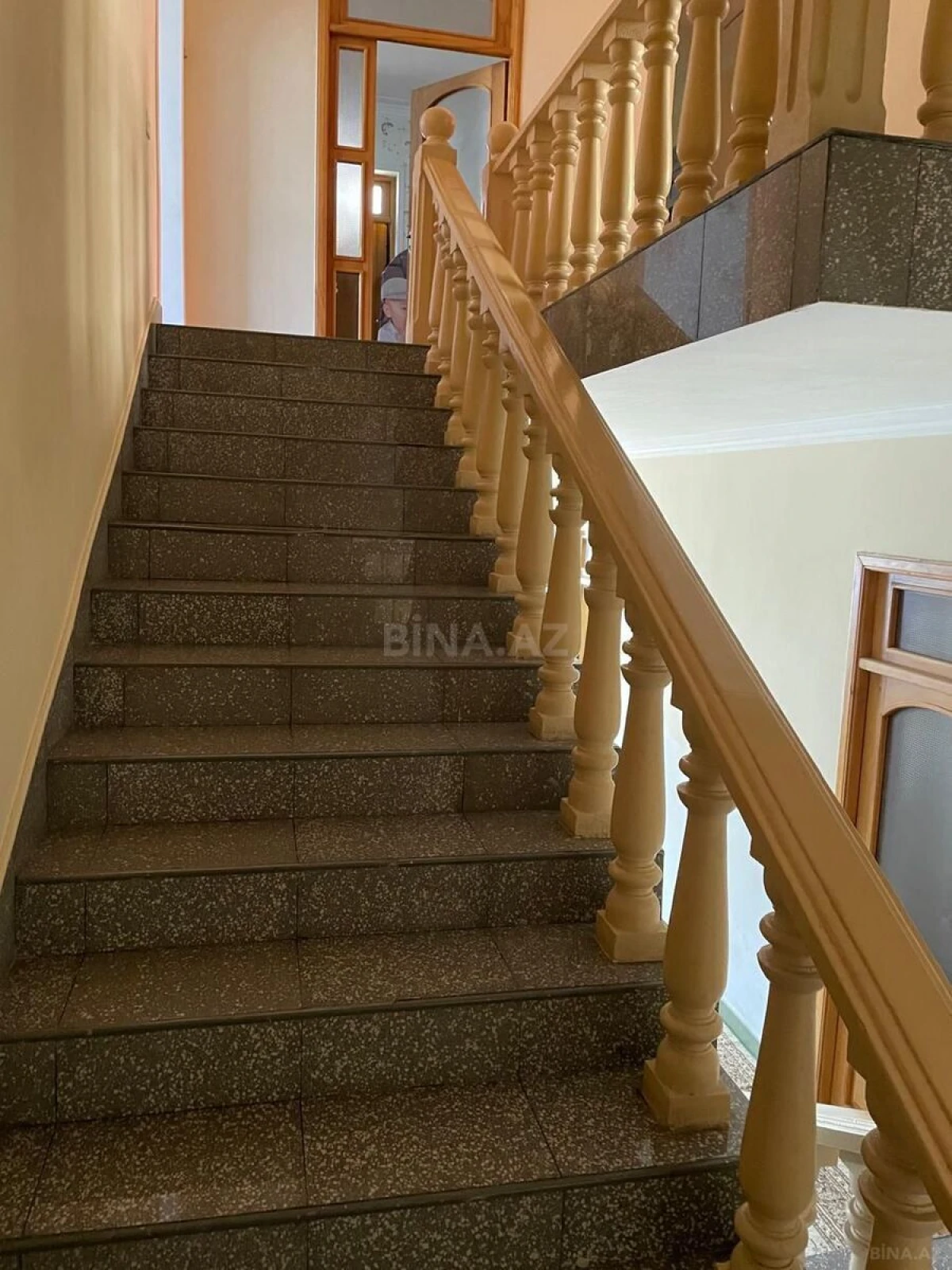 Satılır 6 otaqlı həyət evi 280 m²