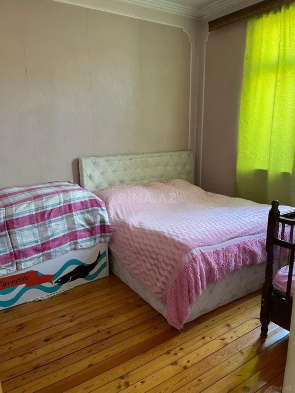 Satılır 6 otaqlı həyət evi 280 m²