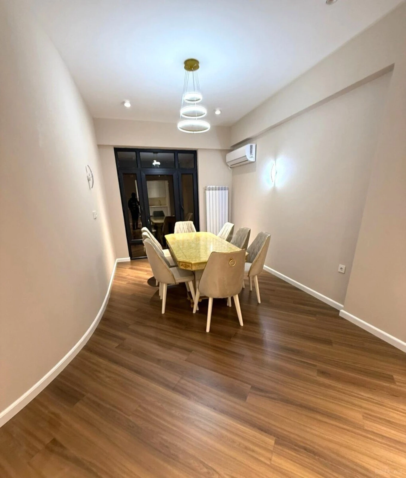 Kirayə verilir 3 otaqlı mənzil 140 m²
