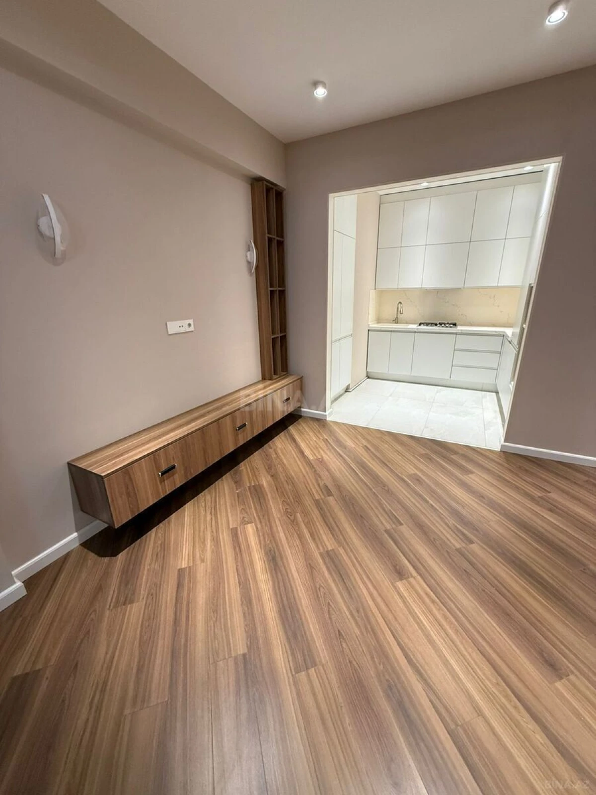 Kirayə verilir 3 otaqlı mənzil 140 m²