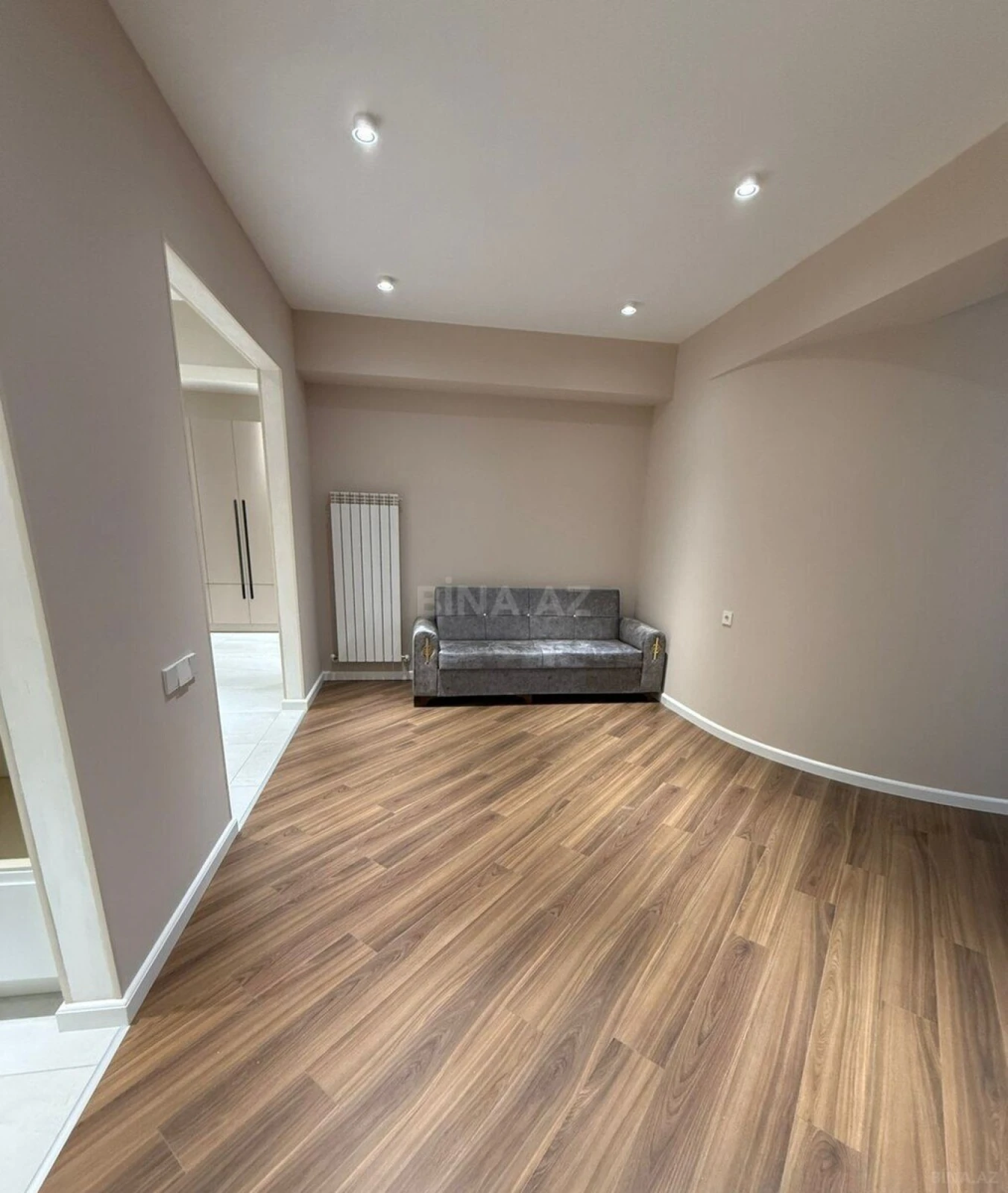 Kirayə verilir 3 otaqlı mənzil 140 m²