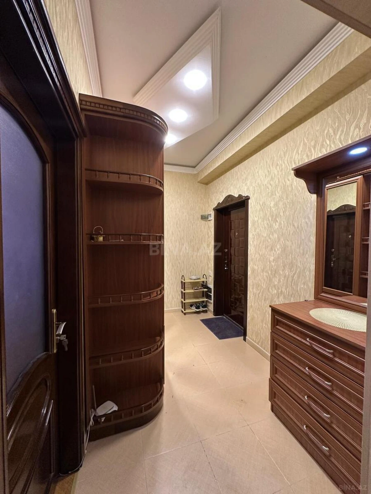 Satılır 1 otaqlı mənzil 60 m²
