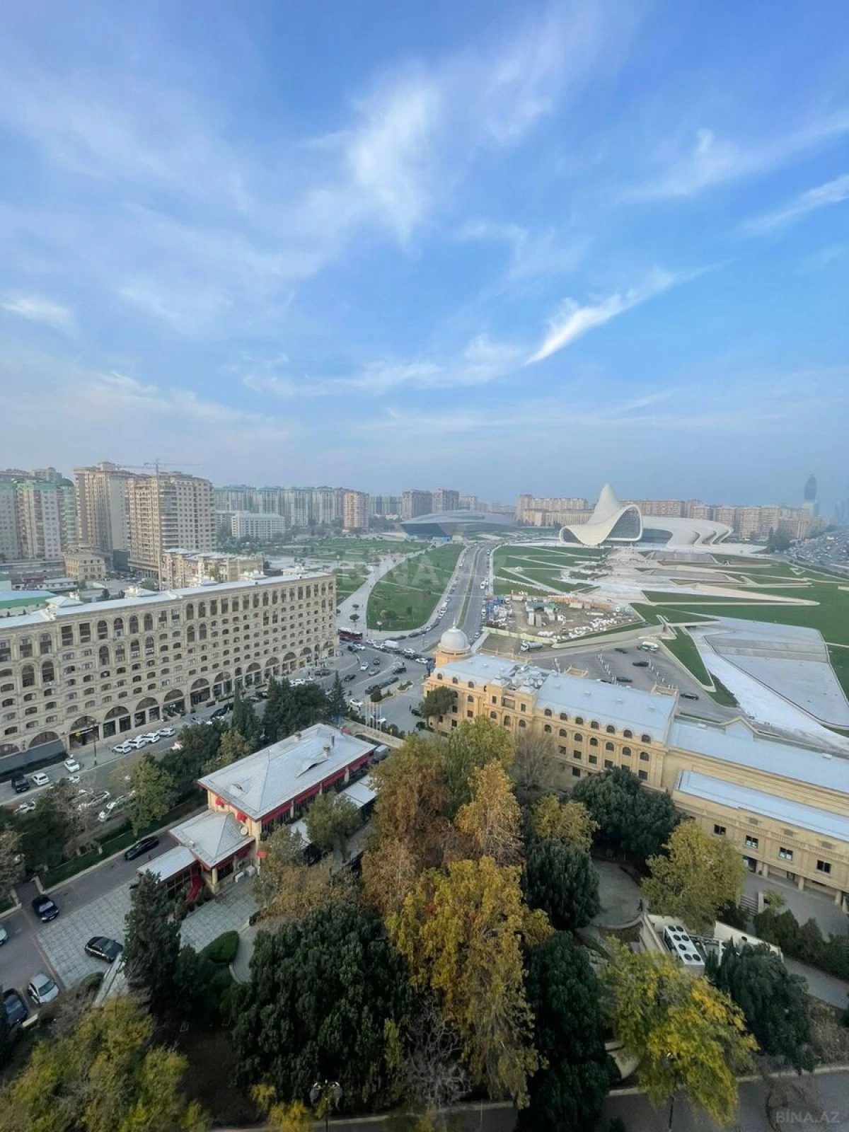 Kirayə verilir 4 otaqlı mənzil 220 m²