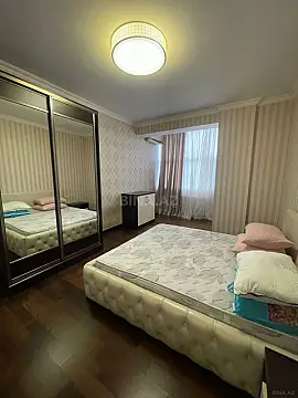 Kirayə verilir 4 otaqlı mənzil 220 m²