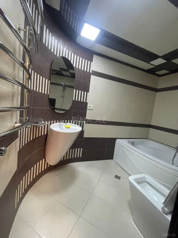 Kirayə verilir 4 otaqlı mənzil 220 m²