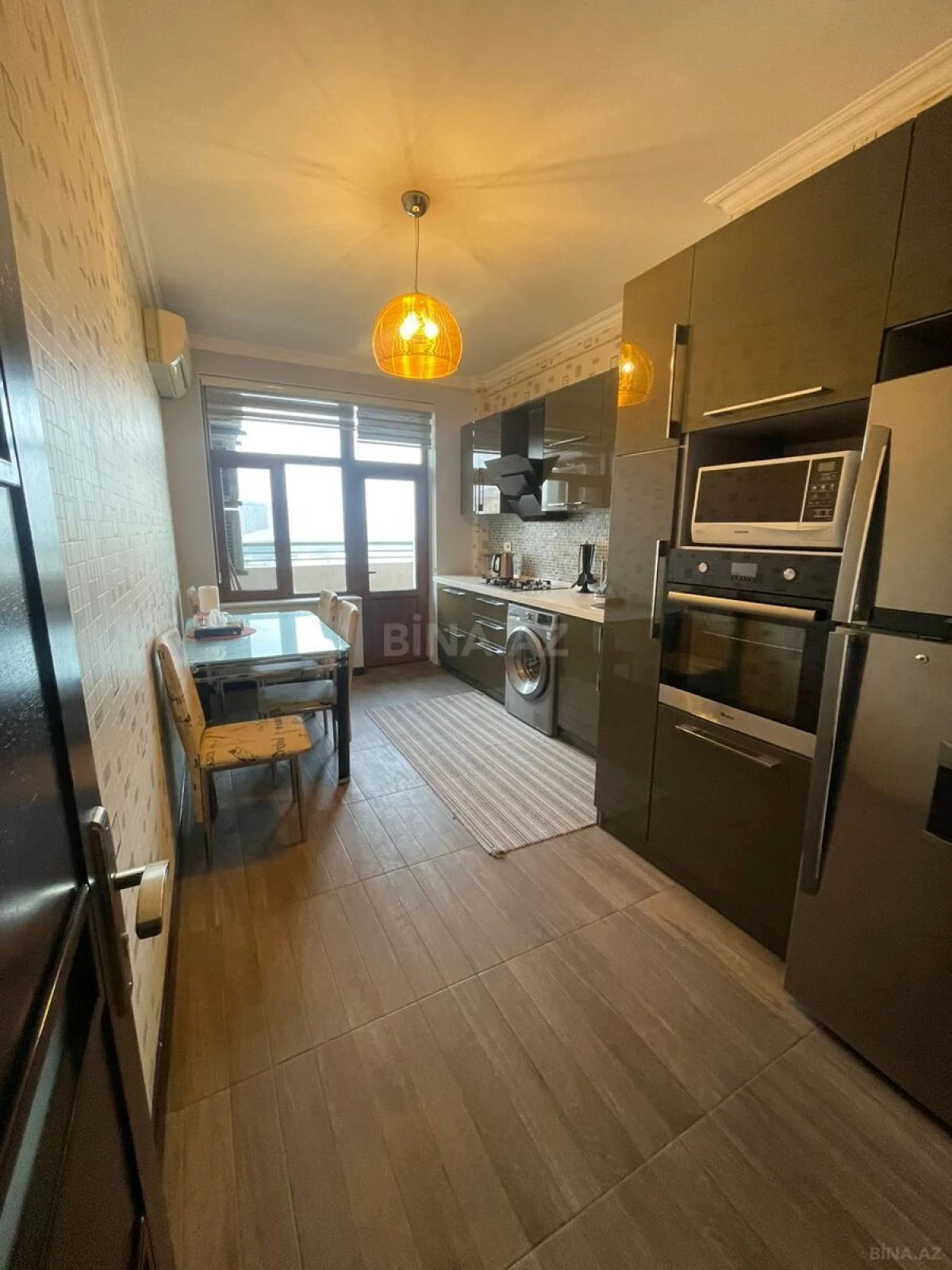 Kirayə verilir 4 otaqlı mənzil 220 m²