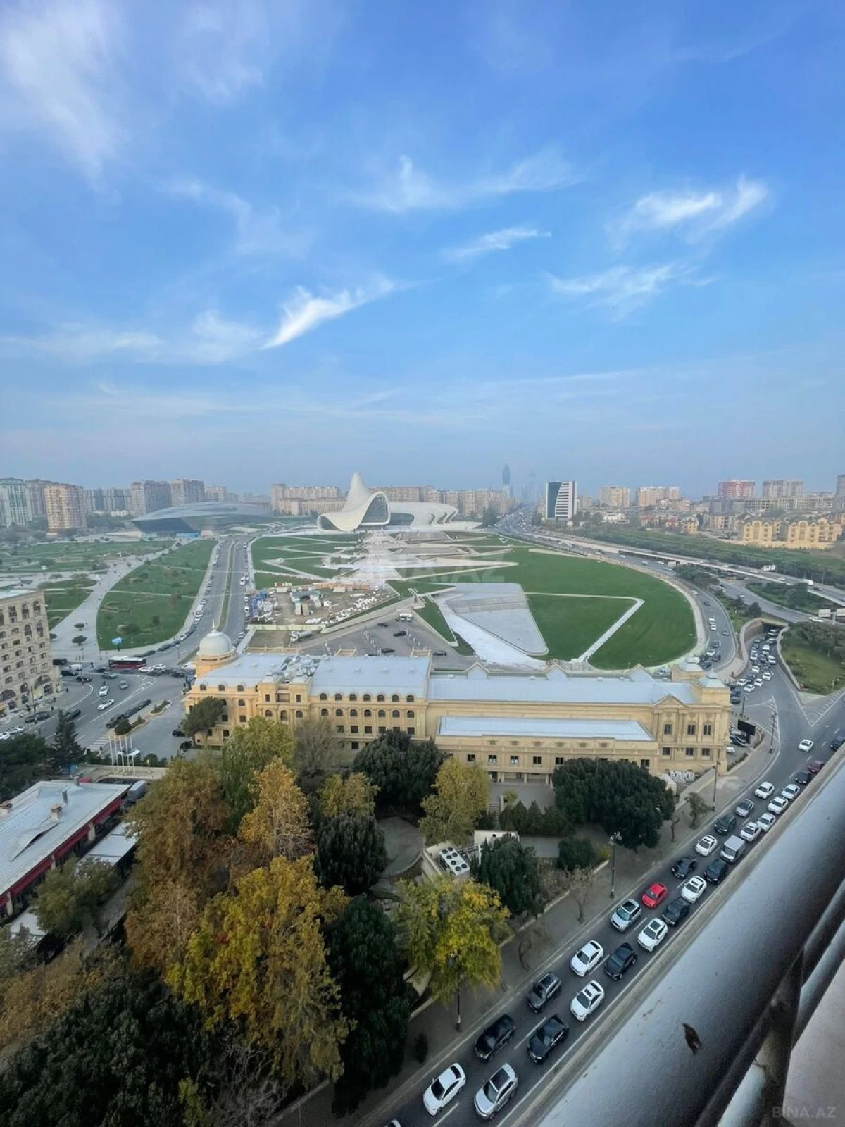 Kirayə verilir 4 otaqlı mənzil 220 m²