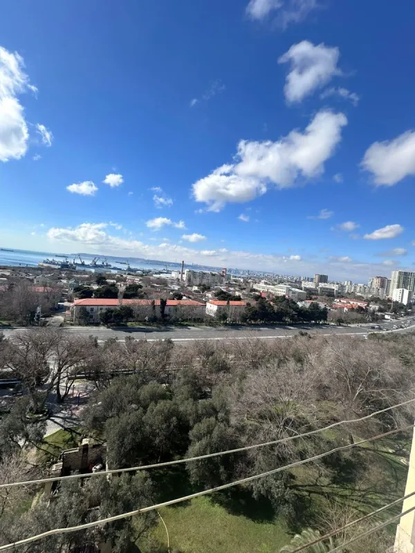 Satılır 2 otaqlı mənzil 70 m²