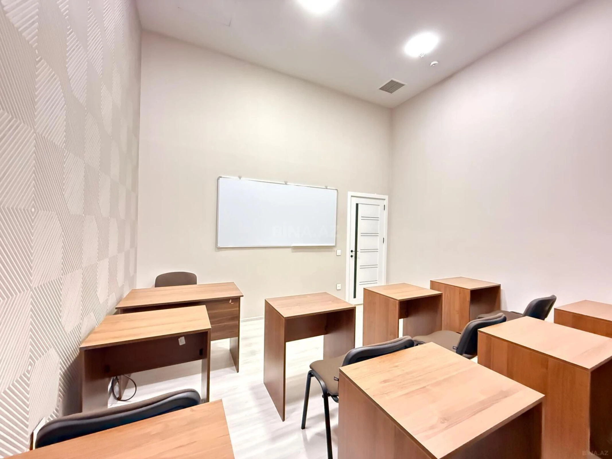 Kirayə verilir 1 otaqlı ofis 12 m²