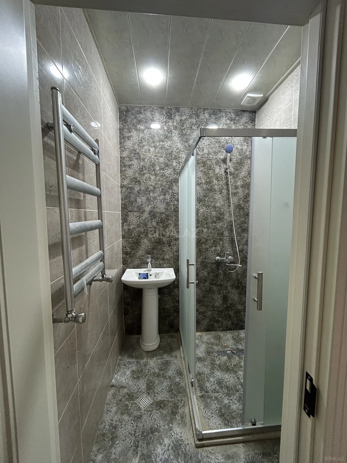 Kirayə verilir 2 otaqlı mənzil 79.4 m²