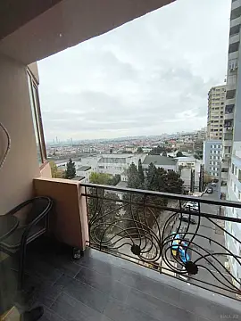 Satılır 3 otaqlı mənzil 122 m²