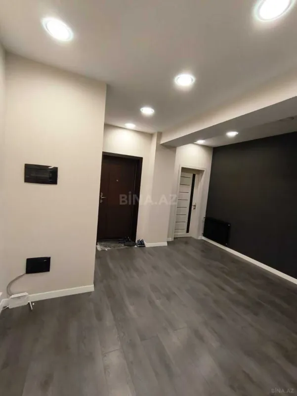 Satılır 3 otaqlı mənzil 122 m²