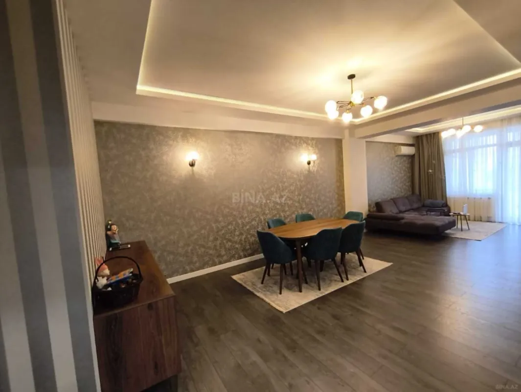 Satılır 3 otaqlı mənzil 122 m²