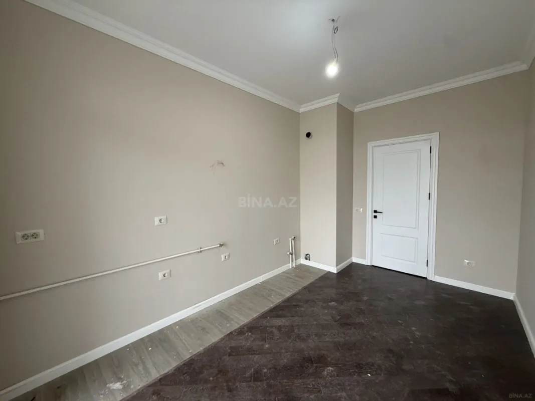 Satılır 4 otaqlı mənzil 125 m²