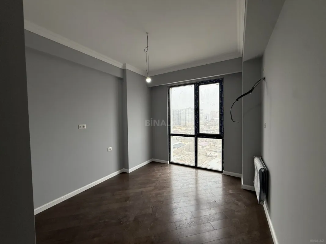 Satılır 4 otaqlı mənzil 125 m²