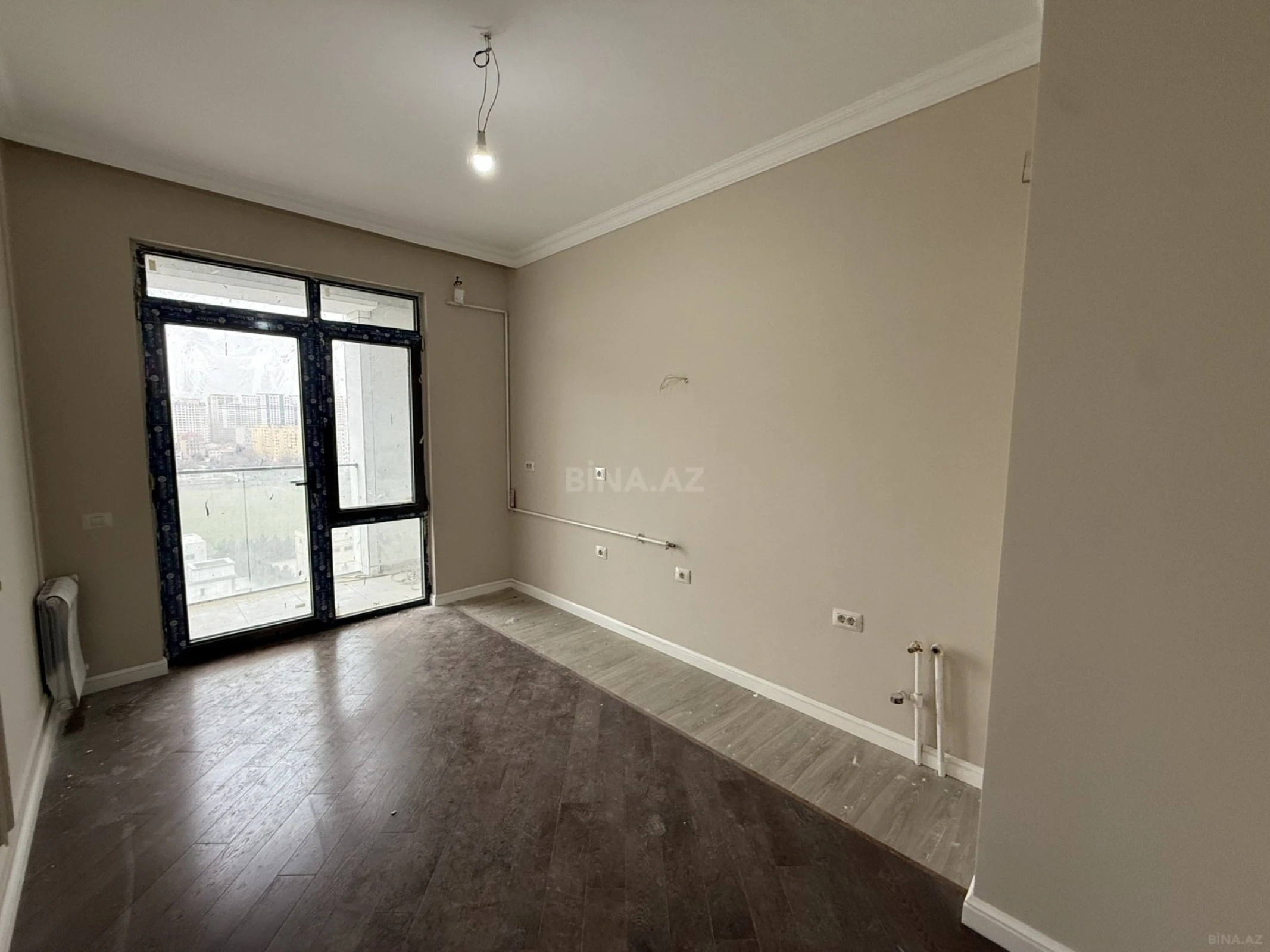 Satılır 4 otaqlı mənzil 125 m²