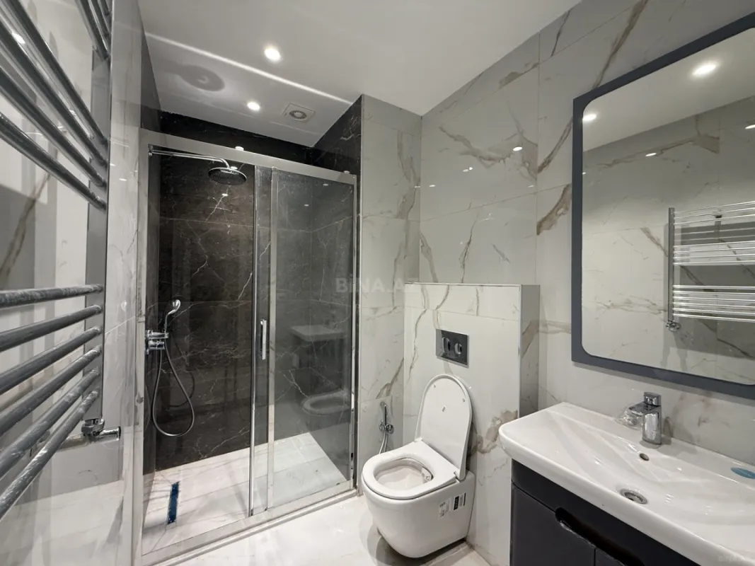 Satılır 4 otaqlı mənzil 125 m²