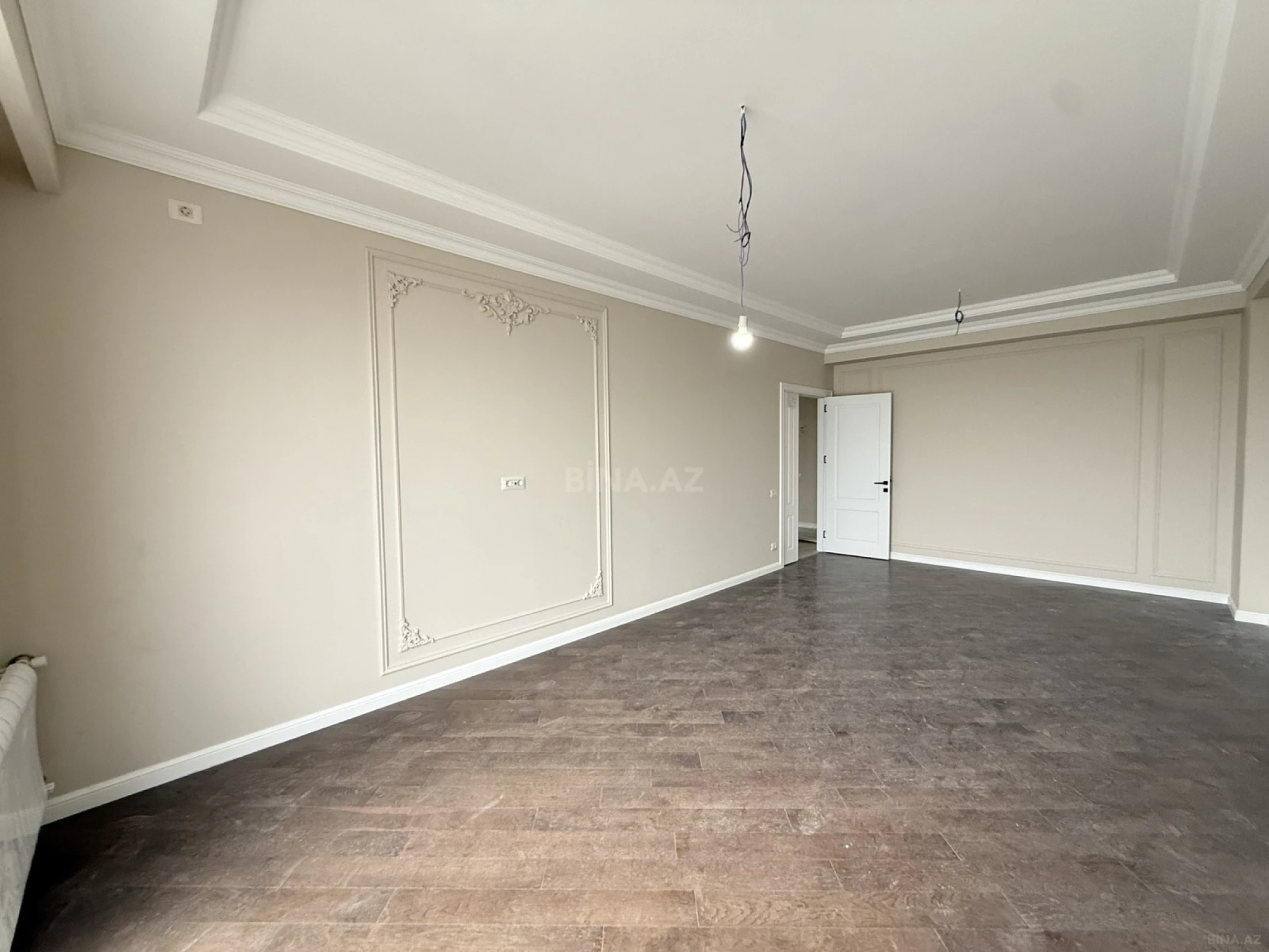 Satılır 4 otaqlı mənzil 125 m²