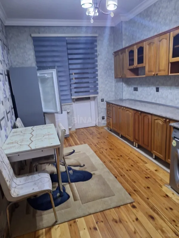 Kirayə verilir 2 otaqlı mənzil 85 m²