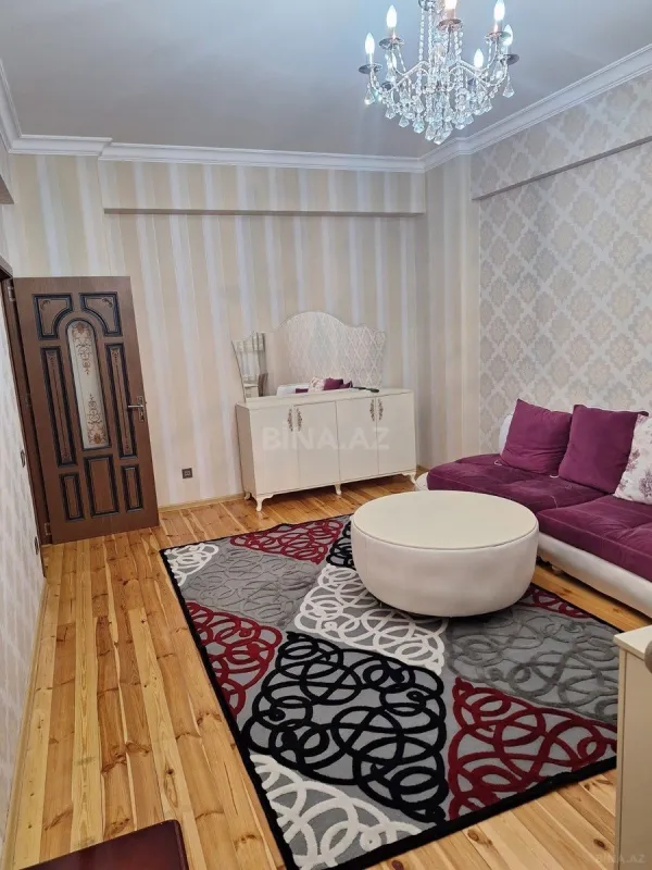 Kirayə verilir 2 otaqlı mənzil 85 m²