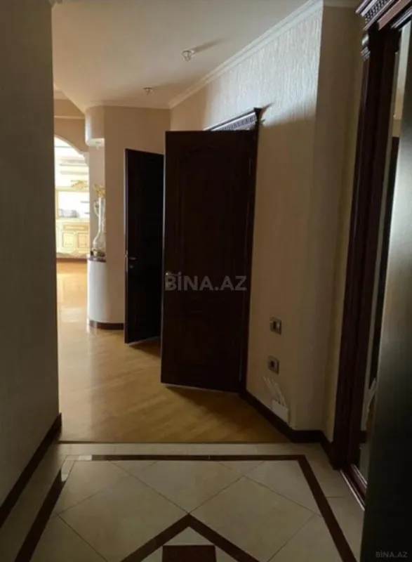 Kirayə verilir 3 otaqlı mənzil 130 m²