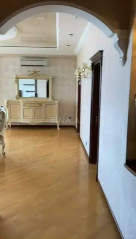 Kirayə verilir 3 otaqlı mənzil 130 m²