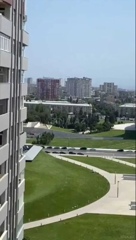 Kirayə verilir 3 otaqlı mənzil 130 m²