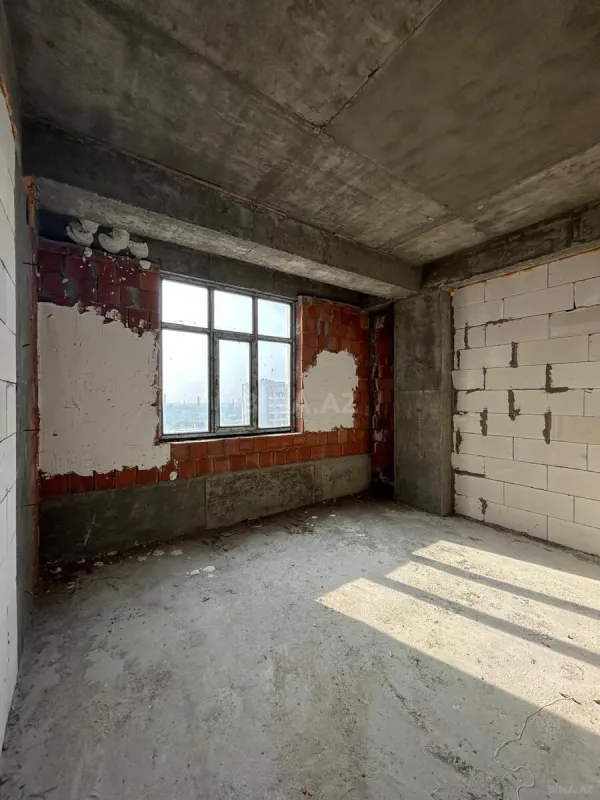 Satılır 4 otaqlı mənzil 126 m²