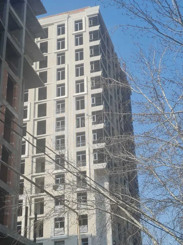 Satılır 2 otaqlı mənzil 104 m²