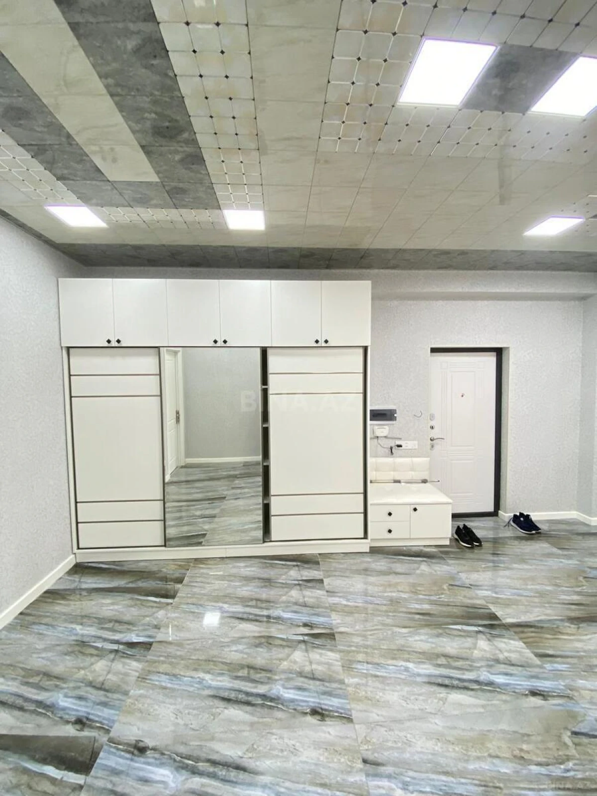 Kirayə verilir 5 otaqlı mənzil 155 m²