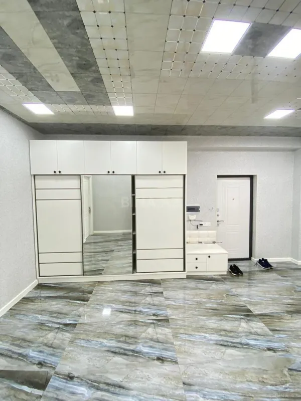 Kirayə verilir 5 otaqlı mənzil 155 m²