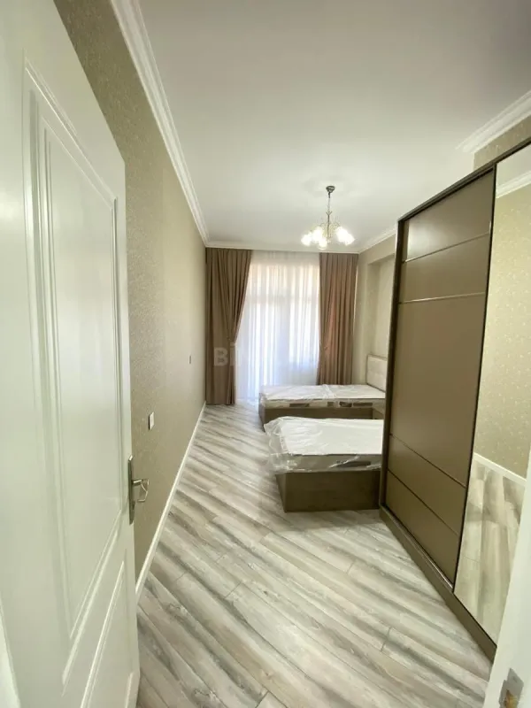 Kirayə verilir 5 otaqlı mənzil 155 m²