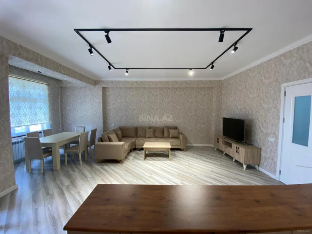 Kirayə verilir 5 otaqlı mənzil 155 m²