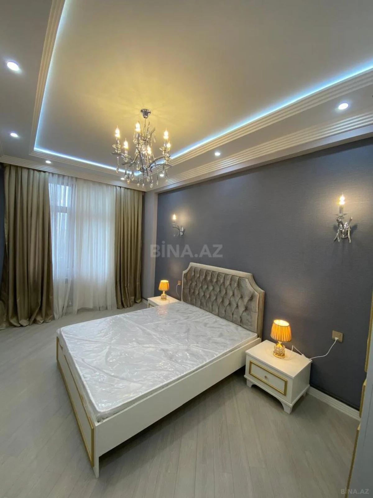 Kirayə verilir 5 otaqlı mənzil 155 m²