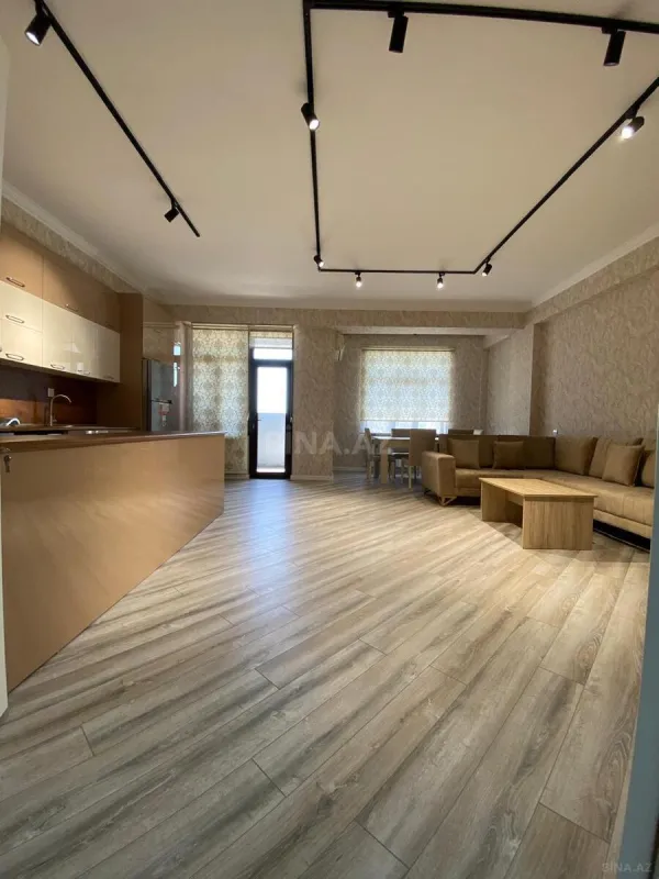 Kirayə verilir 5 otaqlı mənzil 155 m²