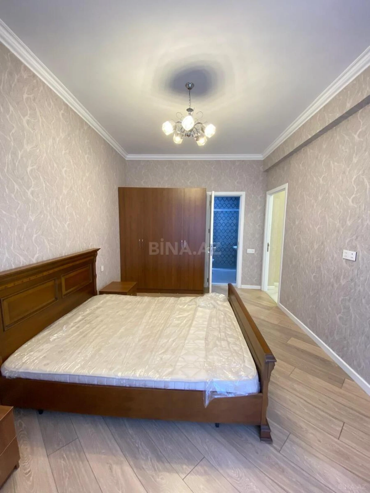 Kirayə verilir 5 otaqlı mənzil 155 m²