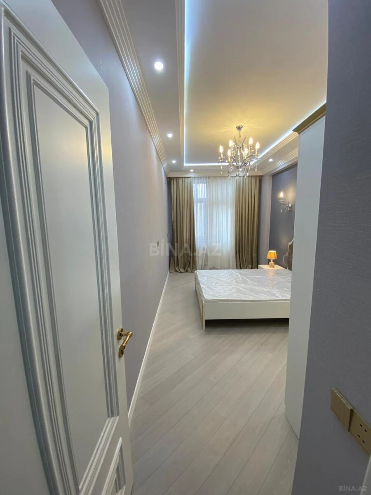 Kirayə verilir 5 otaqlı mənzil 155 m²