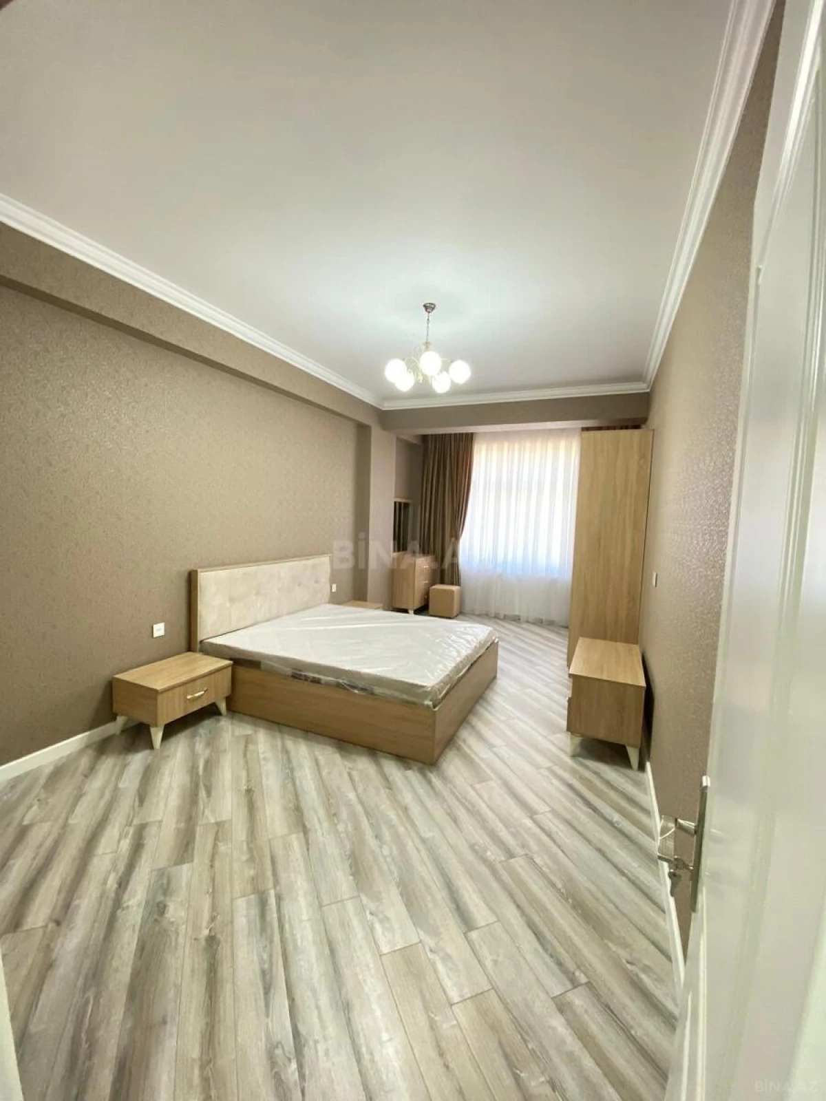 Kirayə verilir 5 otaqlı mənzil 155 m²