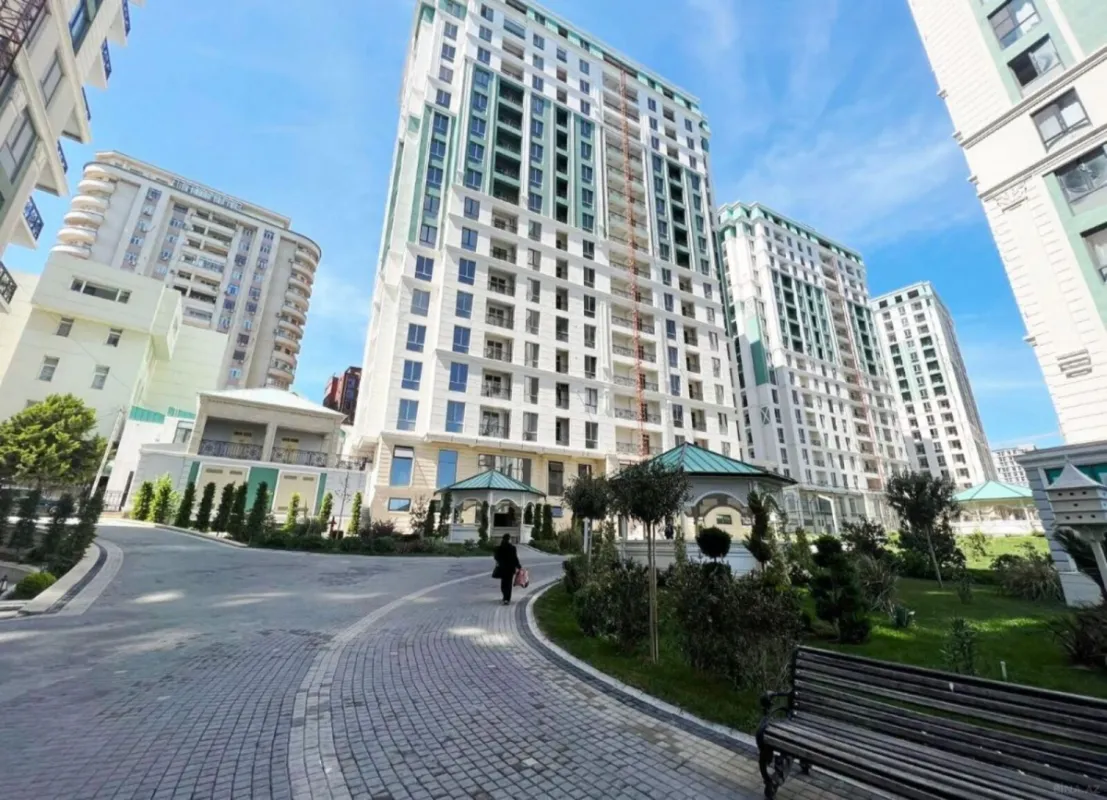 Satılır 3 otaqlı mənzil 117 m²