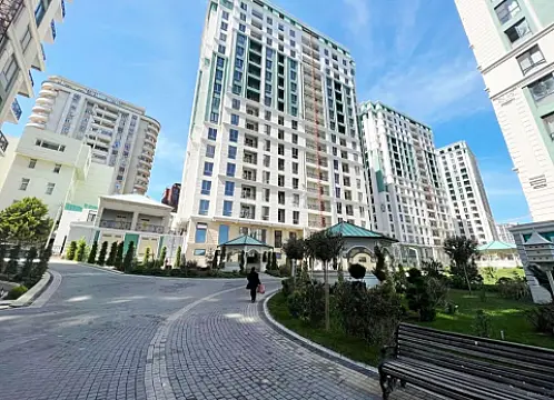 Satılır 3 otaqlı mənzil 117 m²