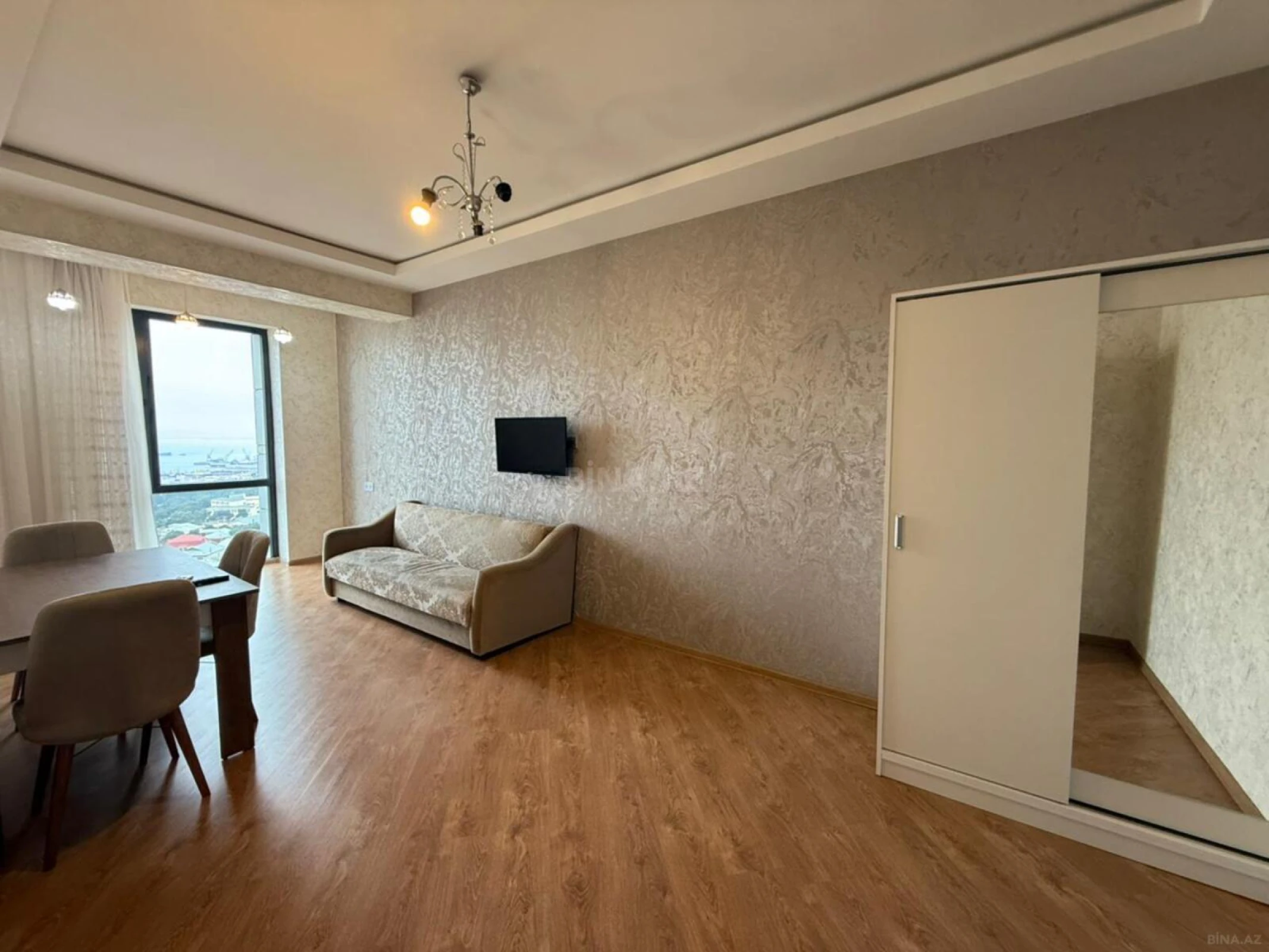 Kirayə verilir 2 otaqlı mənzil 60 m²