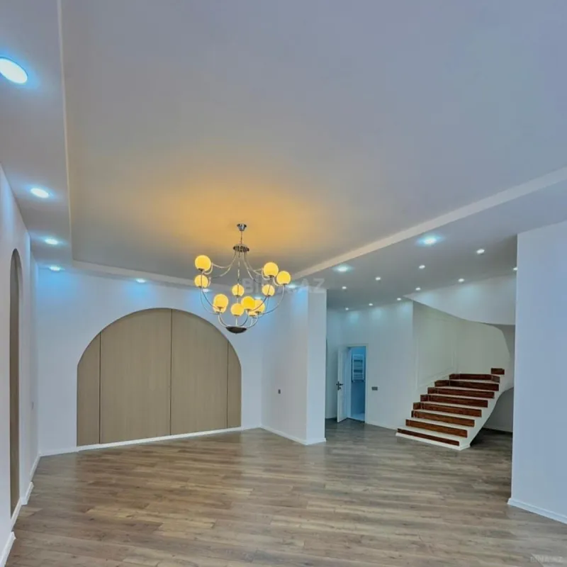 Satılır 5 otaqlı həyət evi 210 m²