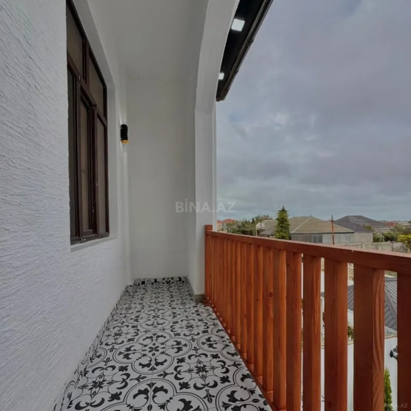 Satılır 5 otaqlı həyət evi 210 m²