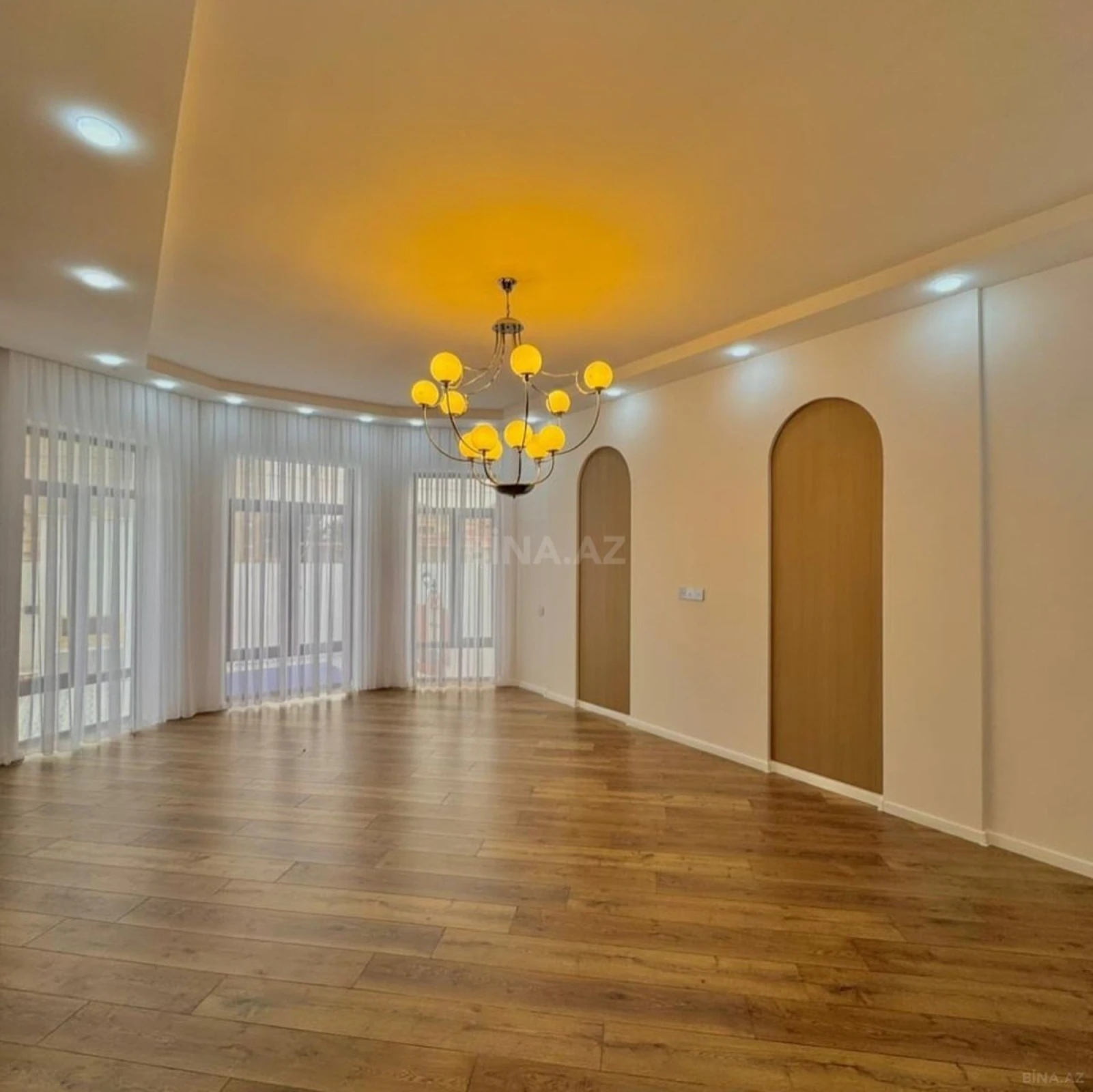 Satılır 5 otaqlı həyət evi 210 m²