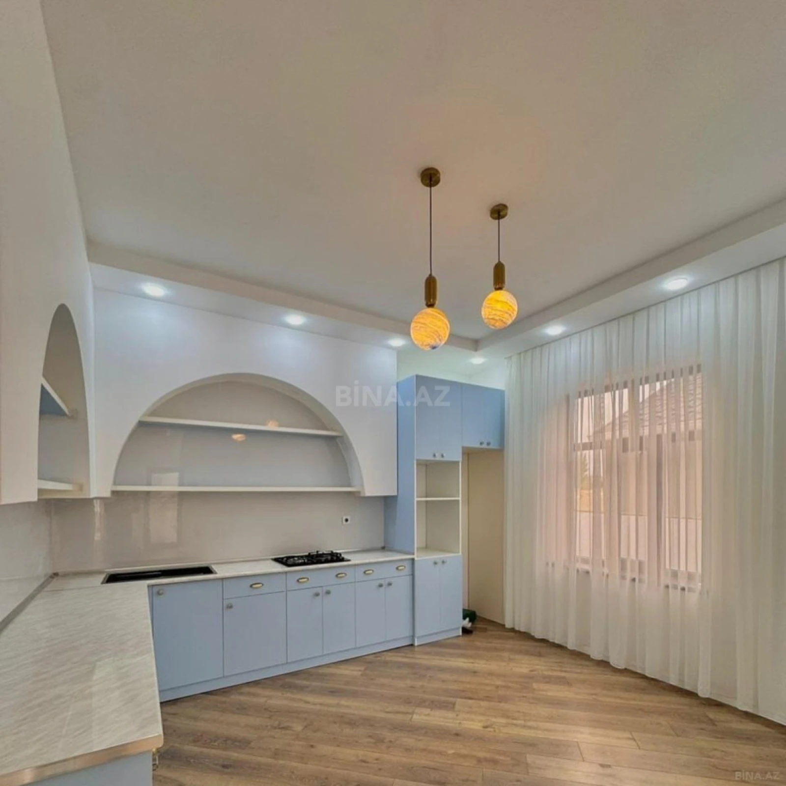 Satılır 5 otaqlı həyət evi 210 m²