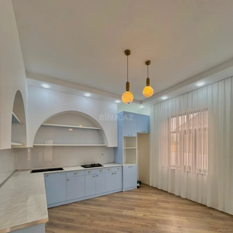 Satılır 5 otaqlı həyət evi 210 m²