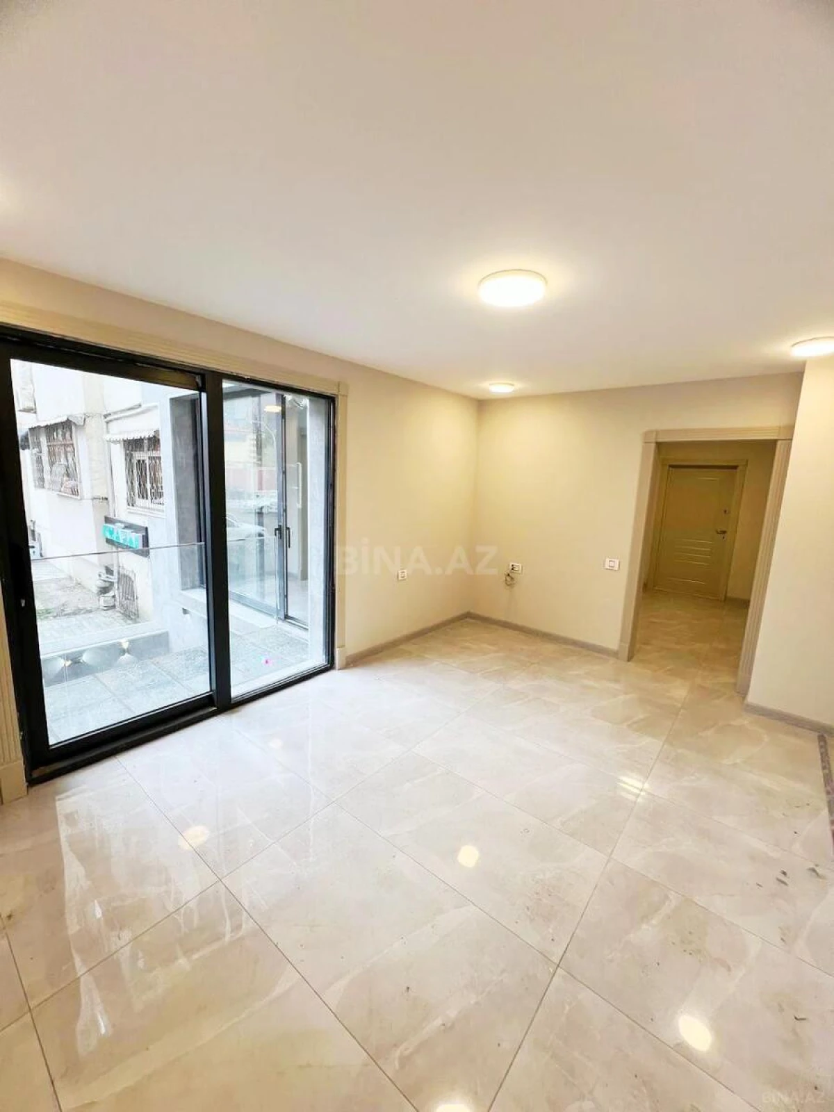 Kirayə verilir obyekt 103 m²