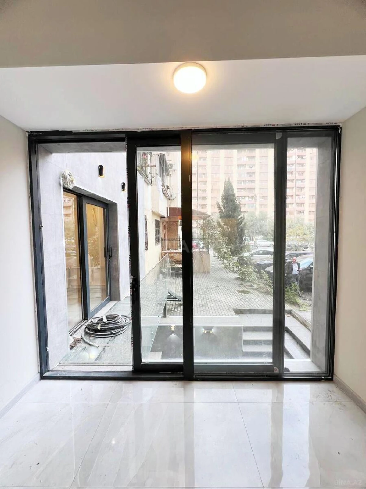 Kirayə verilir obyekt 103 m²