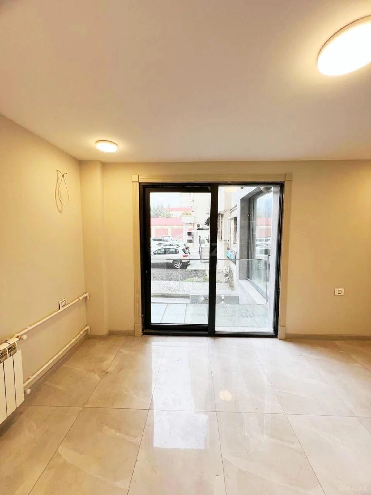 Kirayə verilir obyekt 103 m²