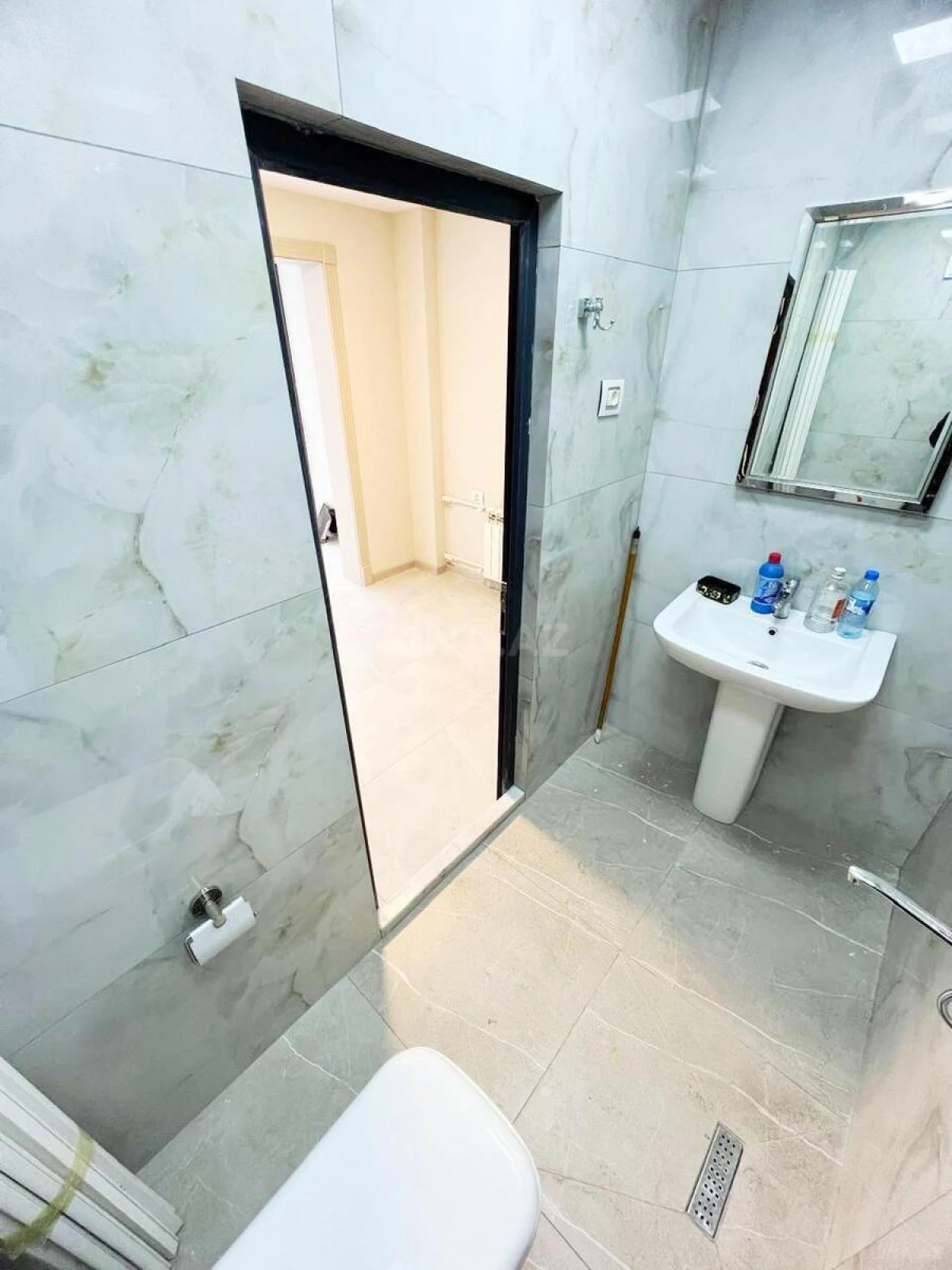 Kirayə verilir obyekt 103 m²